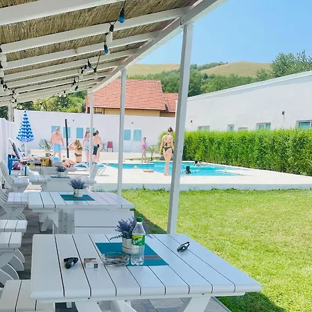 Blue Sky Transalpina Homestay Sasciori